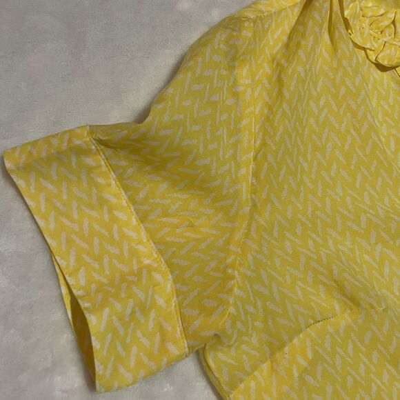 Banana Republic Small Silk Blend Chevron Button Blouse Yellow Short Sleeve - Picture 5 of 6